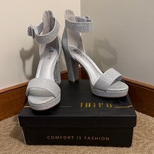 IDIFU Glittering Silver Block Heel Sandals